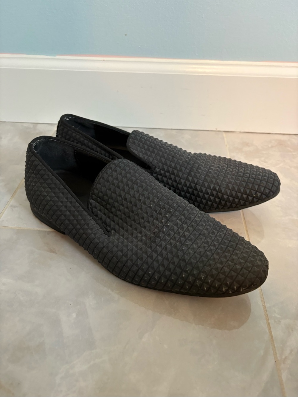 Men's Black Textured Slip-On Loafers